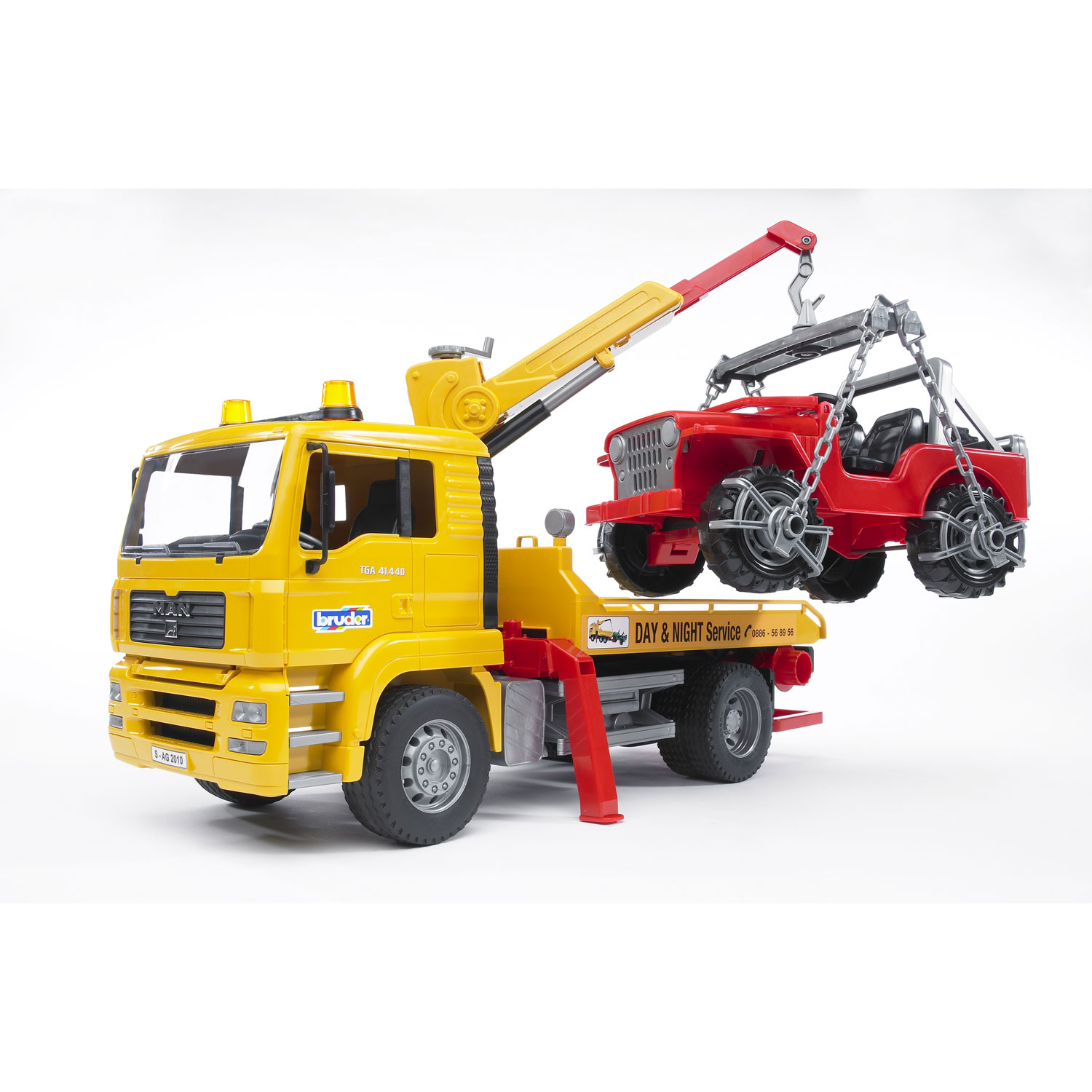 MAN TGA Abschlepp-Lkw mit Geländewagen